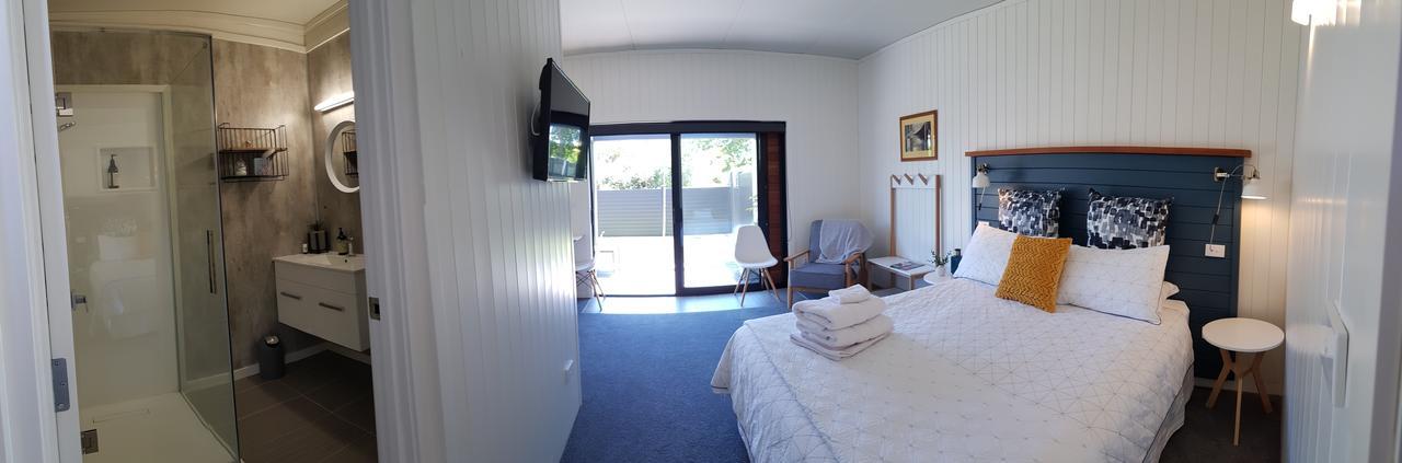 Bed and Breakfast Admiral Waters à Cooks Beach Extérieur photo